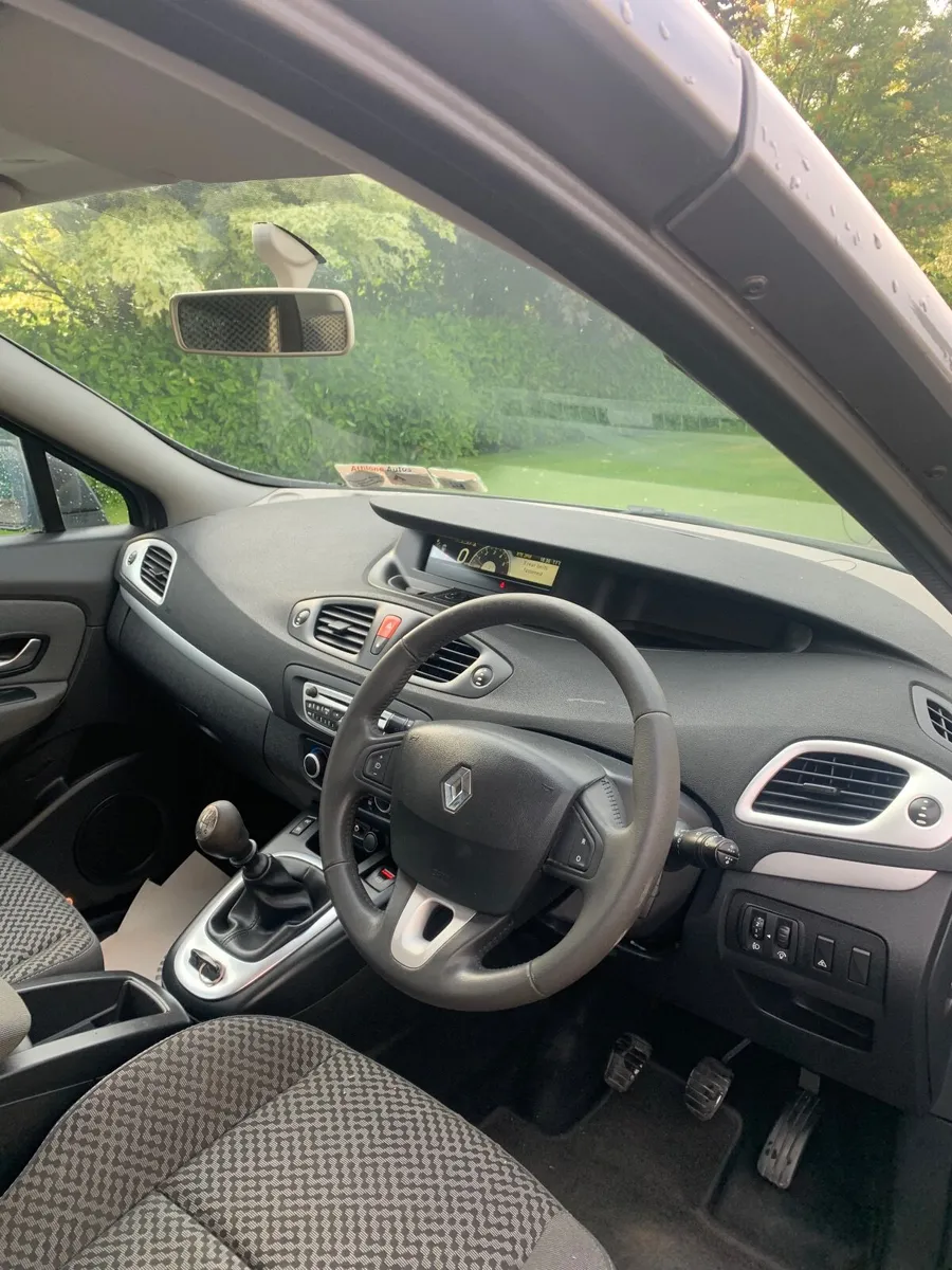 Renault Scenic 2011 - Image 1