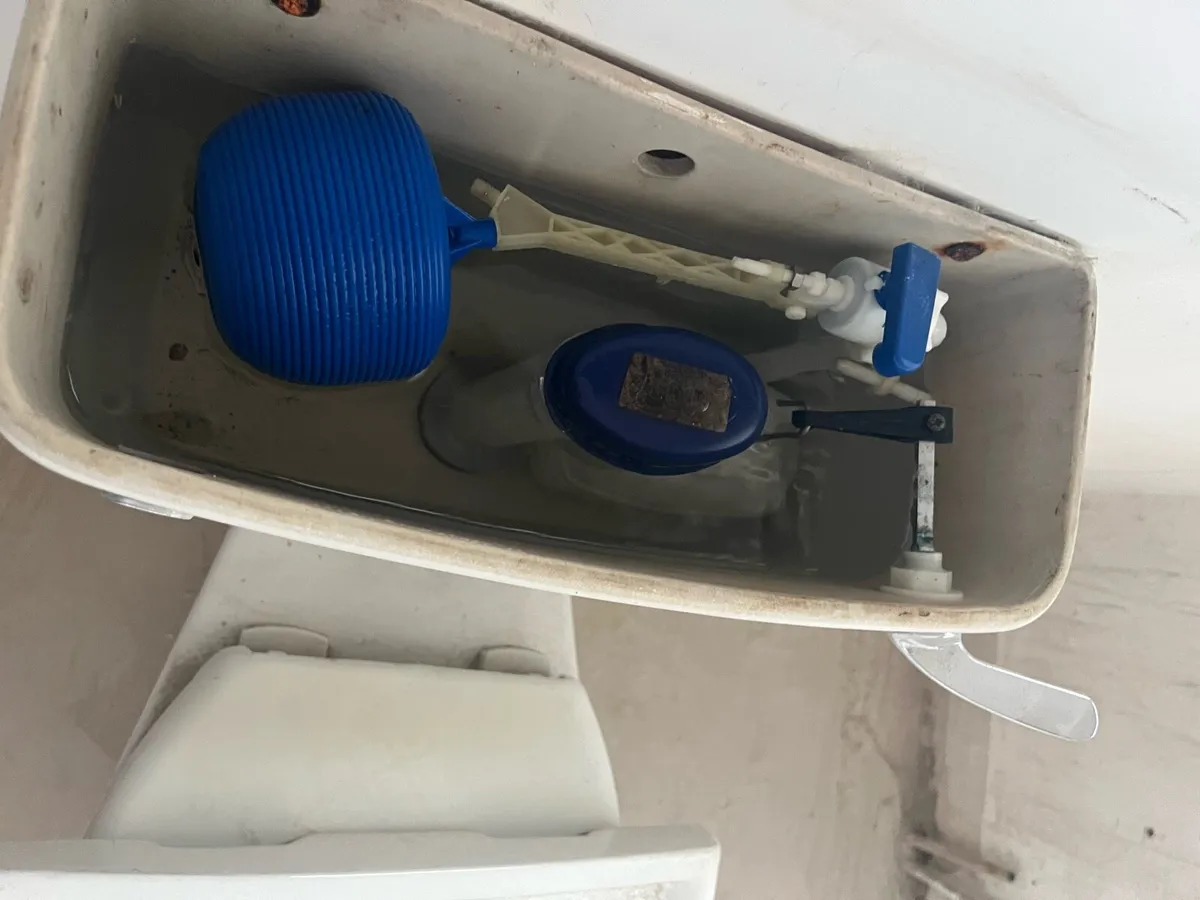 Toilet - Image 3