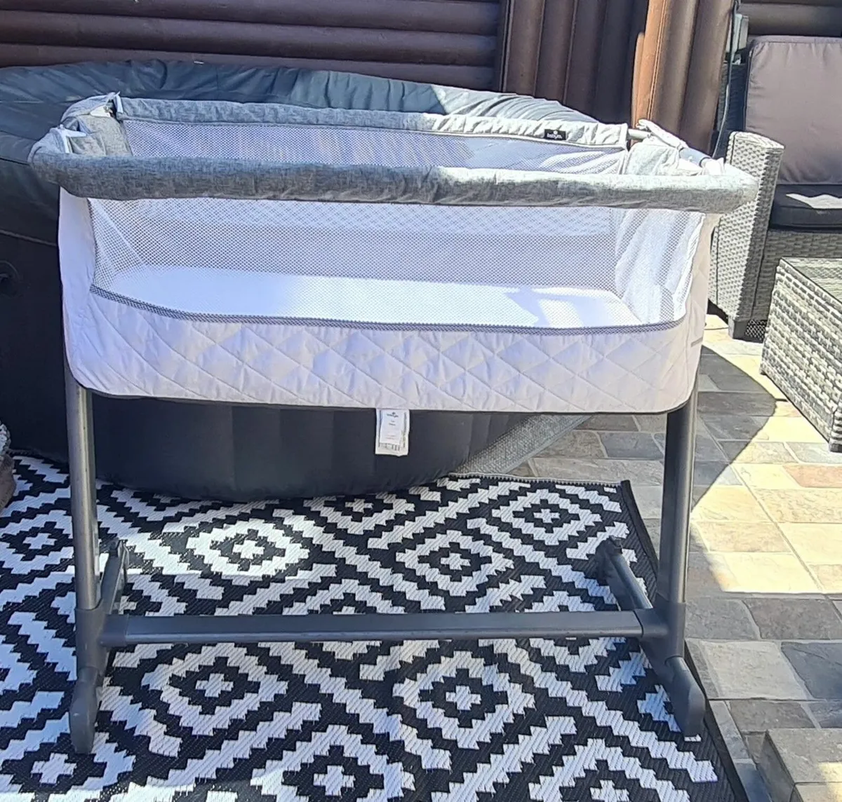 Babylo Cozi Sleeper  Like New Condition - Image 1