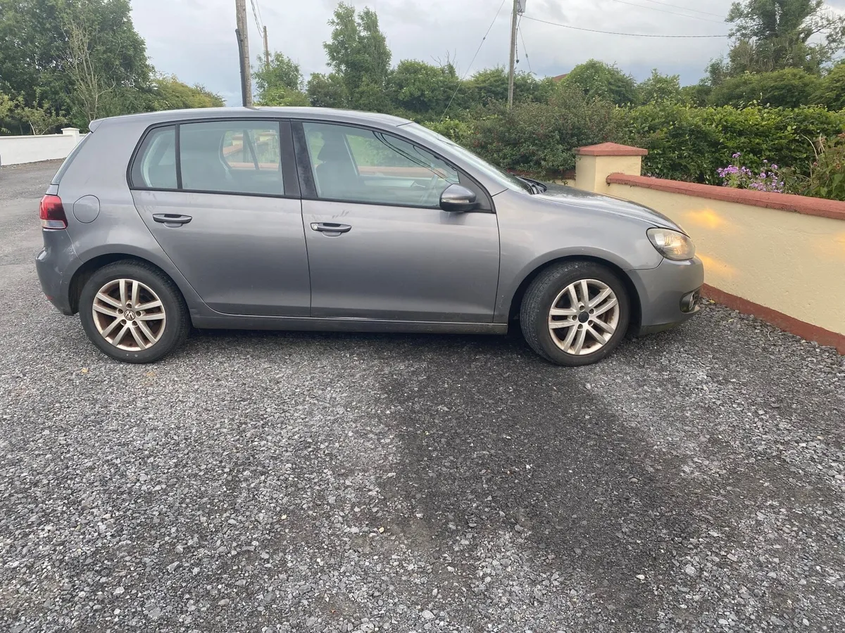 Volkswagen Golf 2010 - Image 4