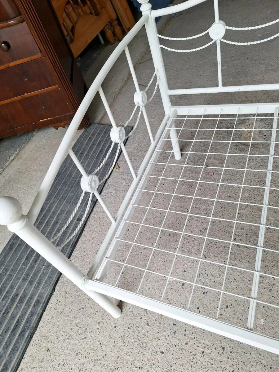 Day bed frame (DELIVERY) - Image 2