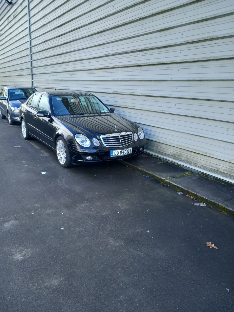 Mercedes-Benz E-Class 2008 - Image 1