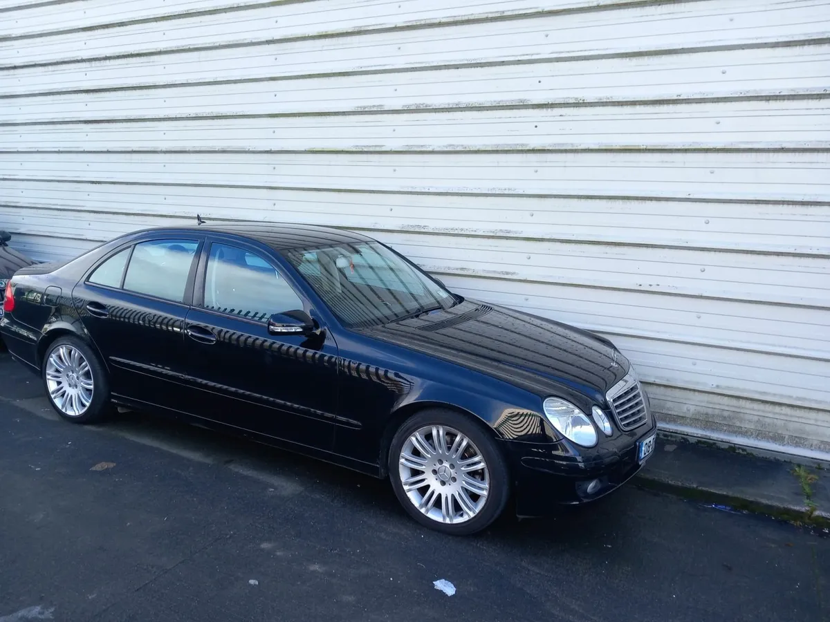Mercedes-Benz E-Class 2008 - Image 2