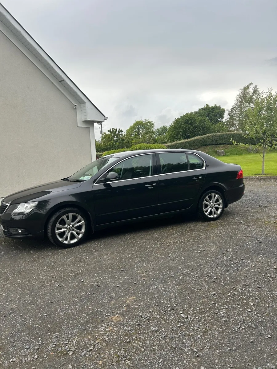 Skoda Superb 2014 - Image 2
