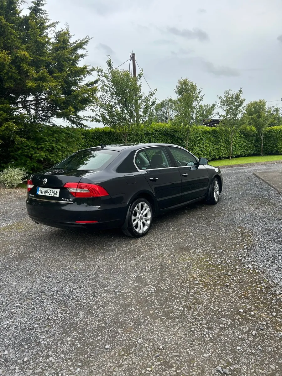 Skoda Superb 2014 - Image 4