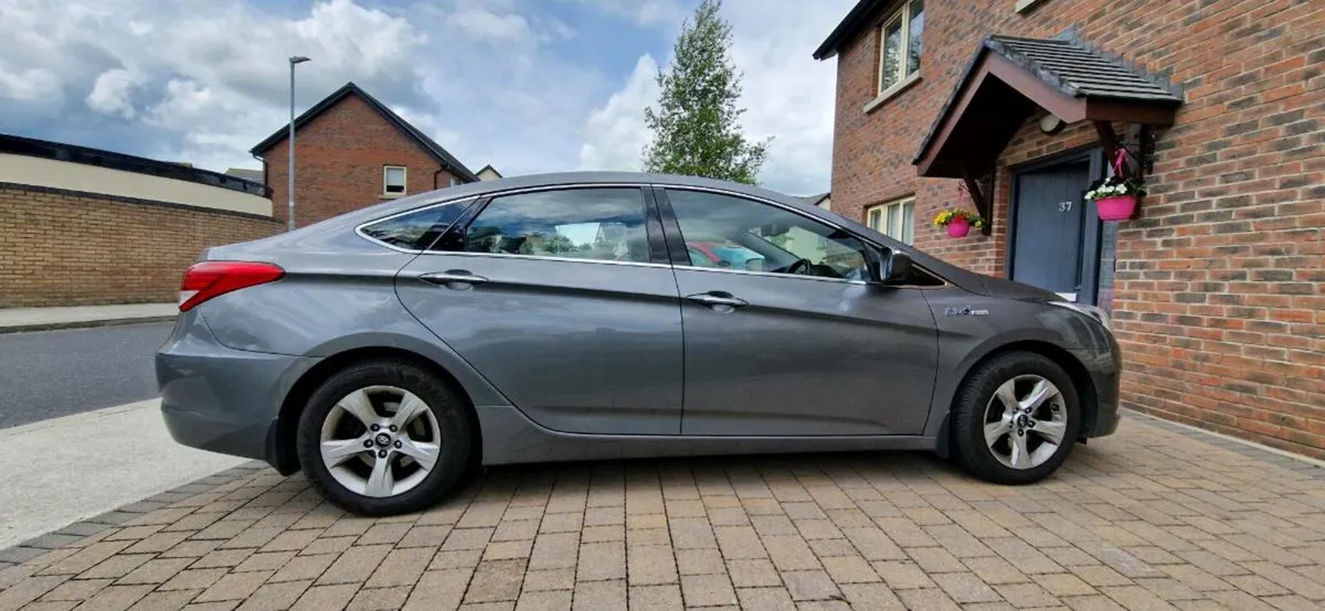 Hyundai I40 Executive Premium Low Mileage - Image 3