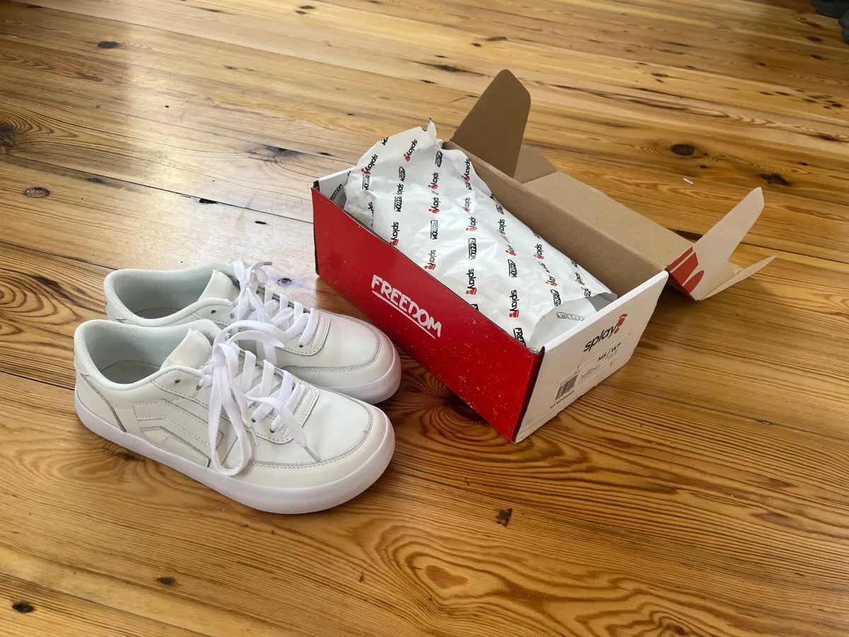 Splay 101 Whiteout Barefoot Shoes - Image 1