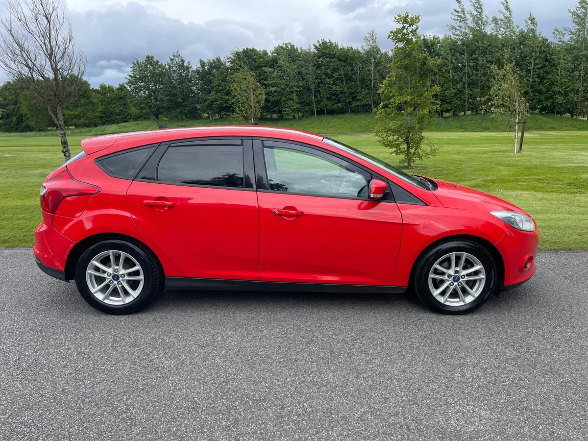 Ford Focus 2014 - Image 2