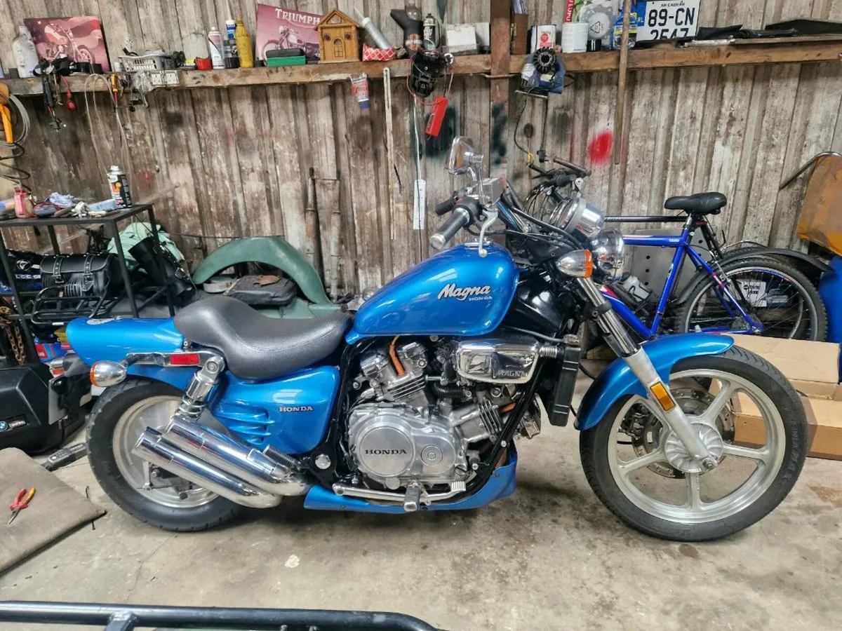 Honda Super Magna - Image 1