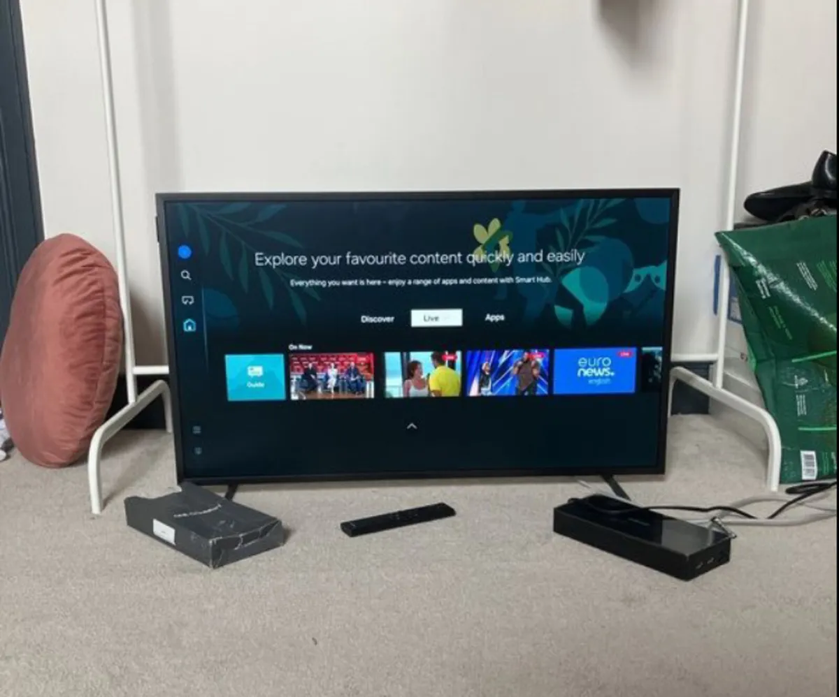 Samsung Frame TV - Image 2