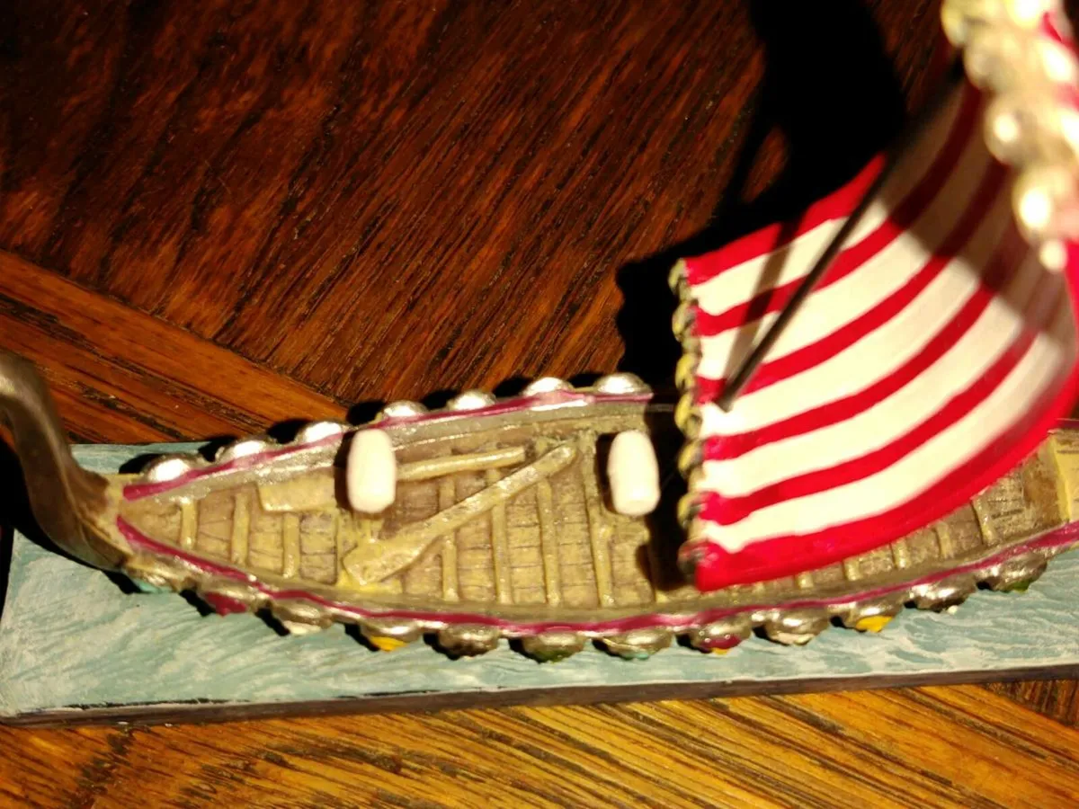 VIKING BOAT, Real Oak Hand Carved & Painted ! - Image 4