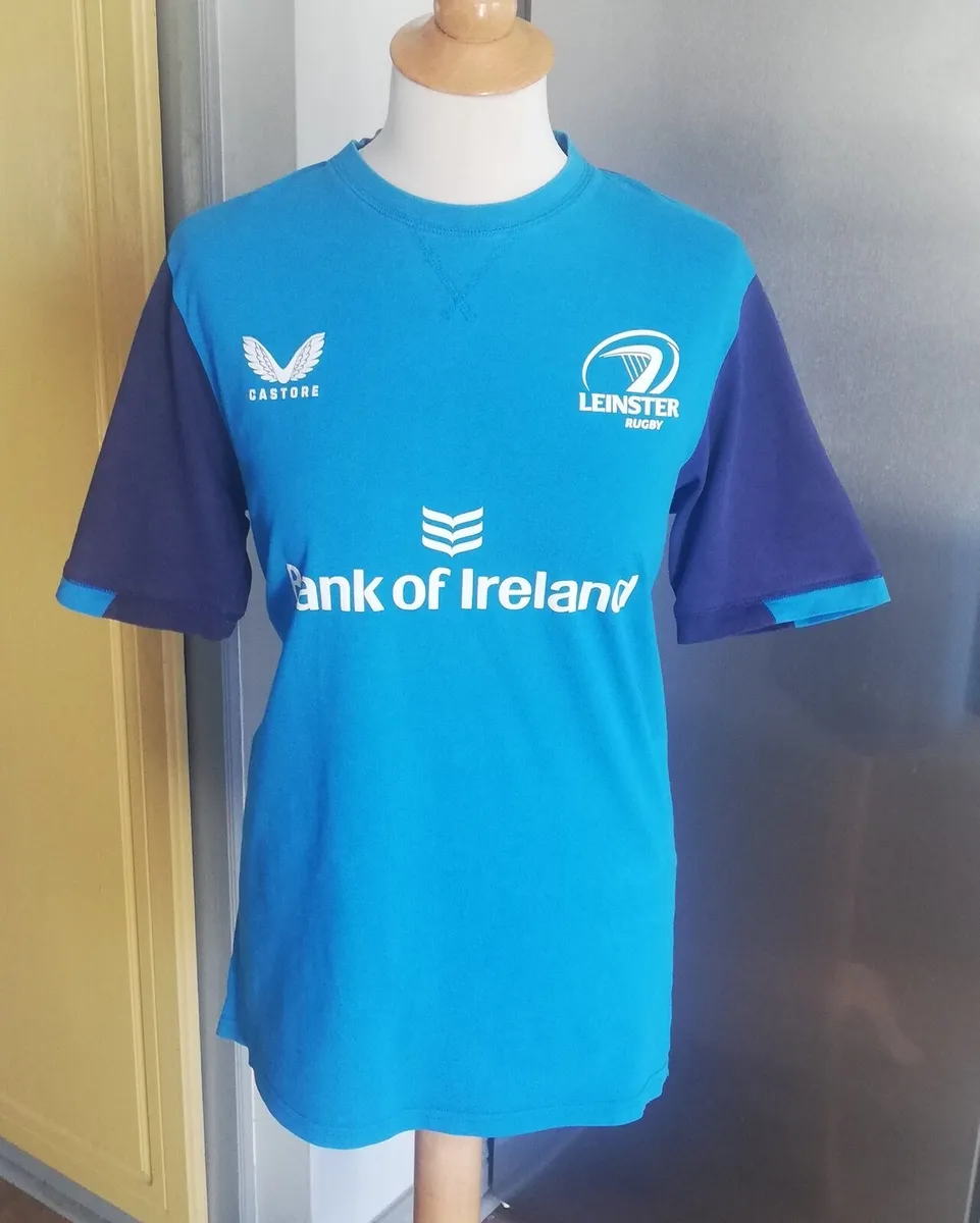 Castore Leinster mens Rugby shirt top medium size - Image 1