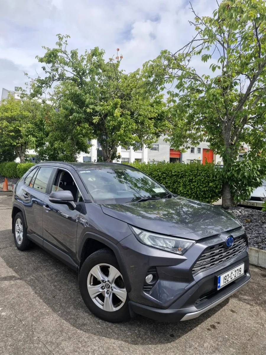 192 Toyota RAV4 2.5 Petrol hybrid, Automatic - Image 2