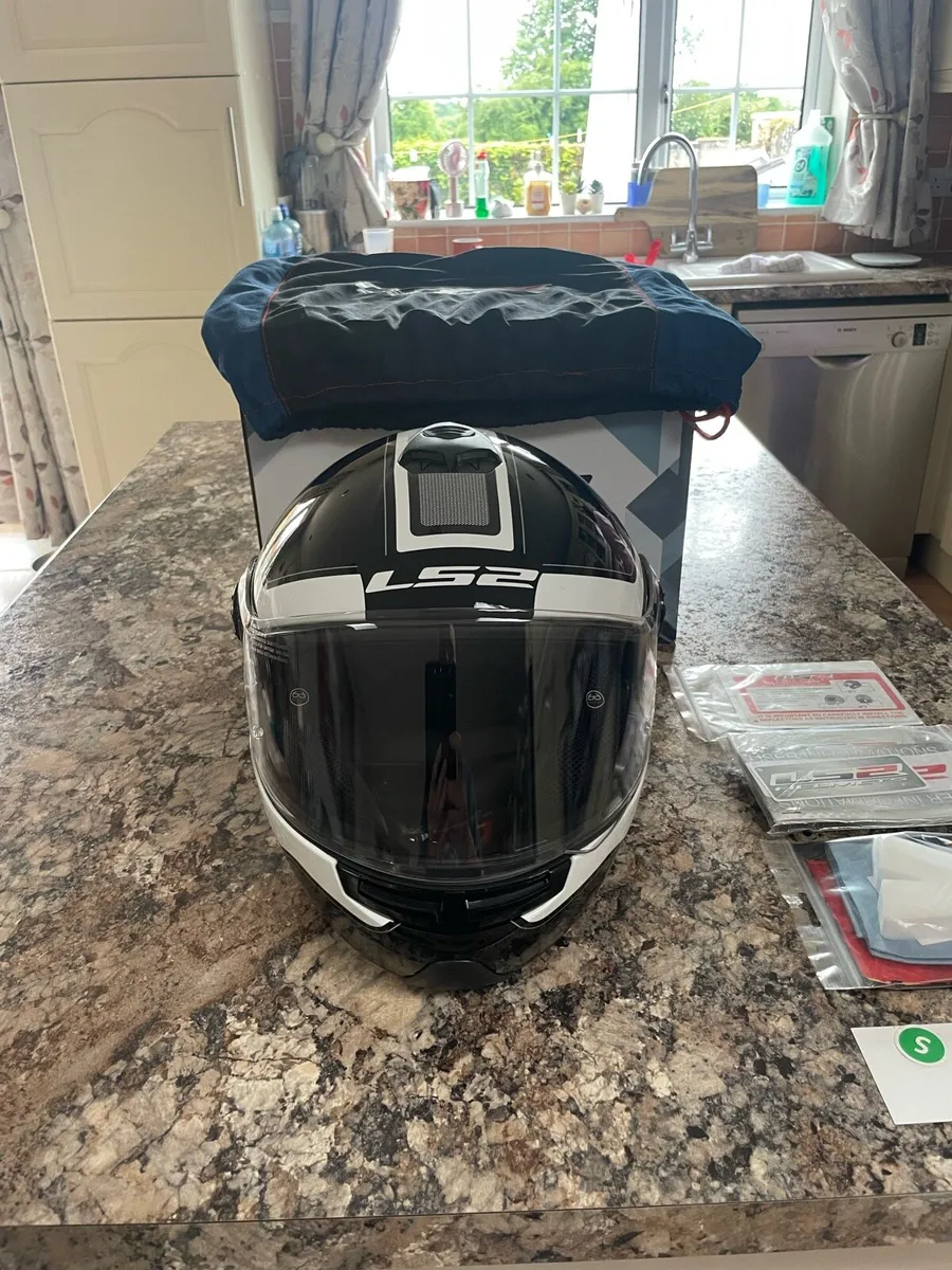 LS2 Modular Helmet and Revit ladies Textile Jacket - Image 4