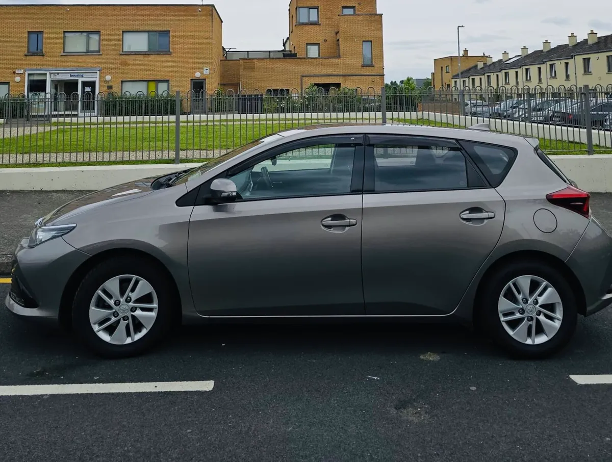 Toyota Auris 2015 - Facelift, 1.4Diesel - Image 2