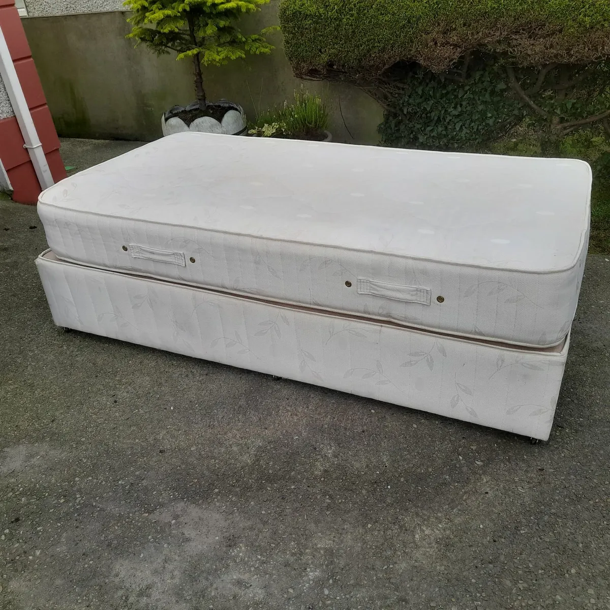 Bed With Mattress