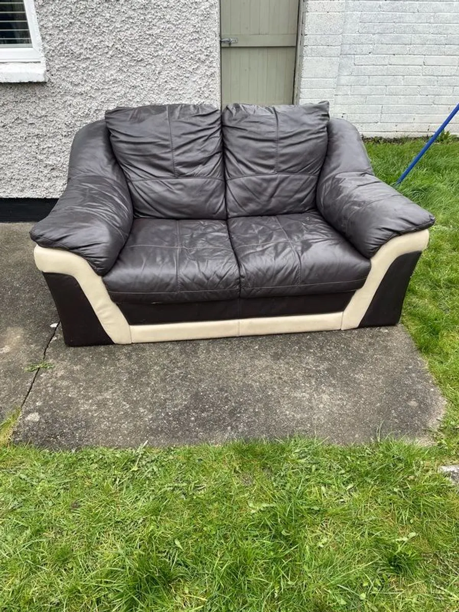 2 seater leather sofa - Image 1
