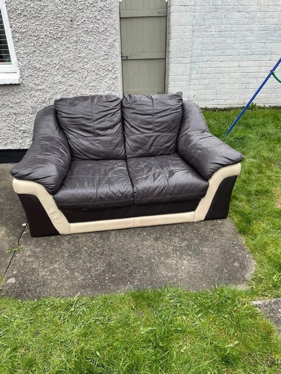 2 seater leather sofa - Image 2