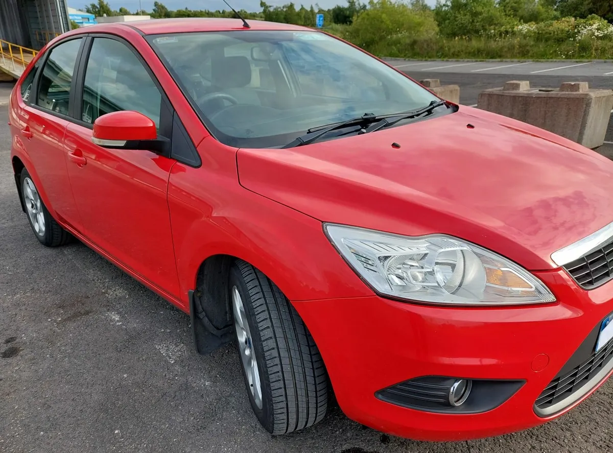 Ford Focus 2011 - Image 2