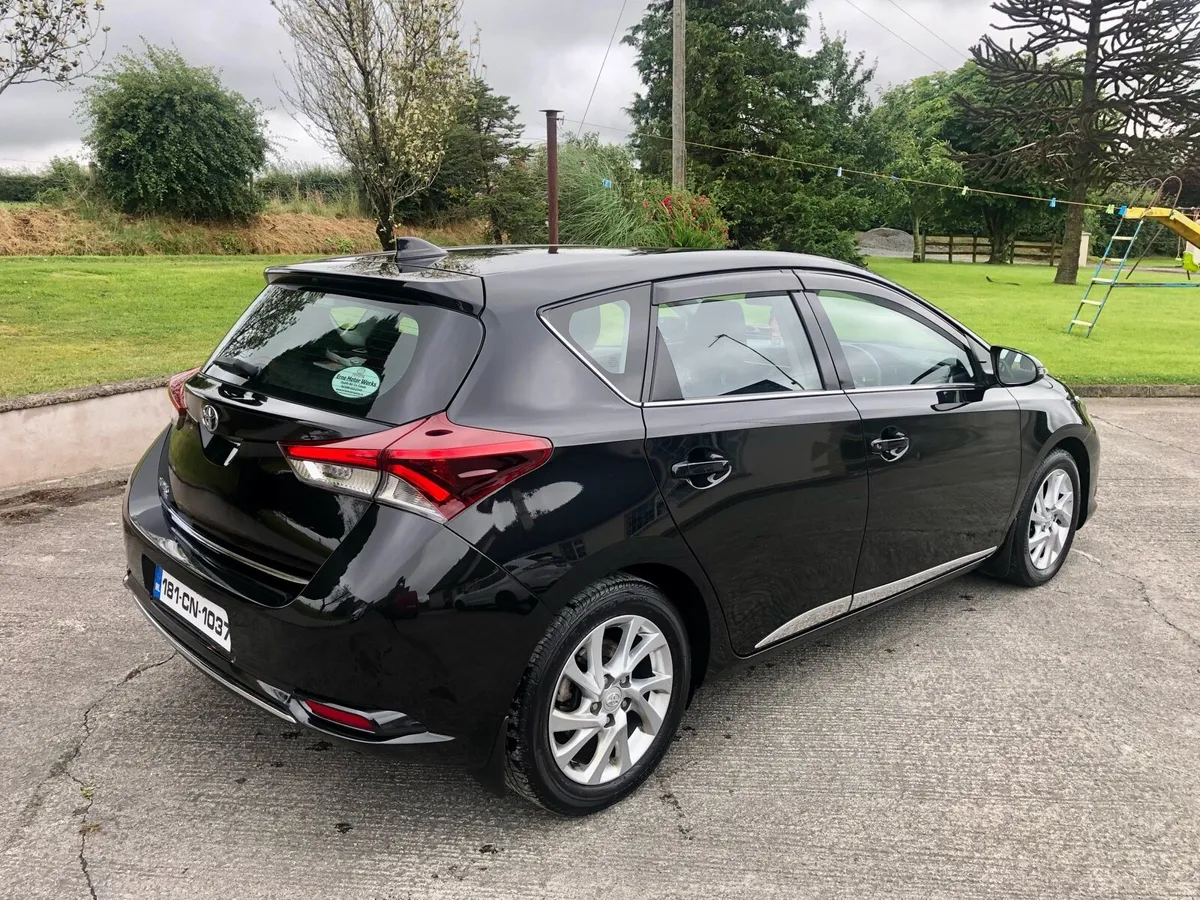 Toyota Auris D4D (1 Owner) - Image 2