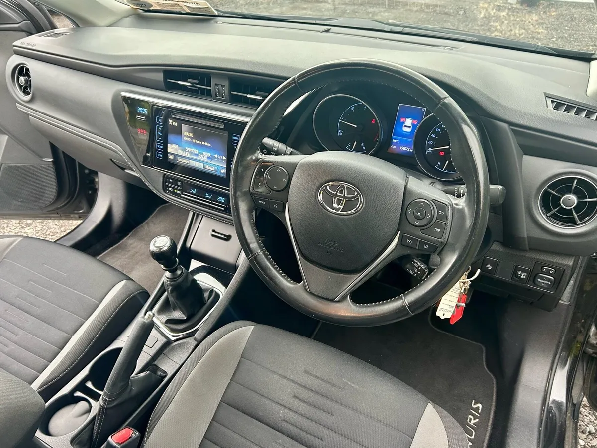 Toyota Auris D4D (1 Owner) - Image 3
