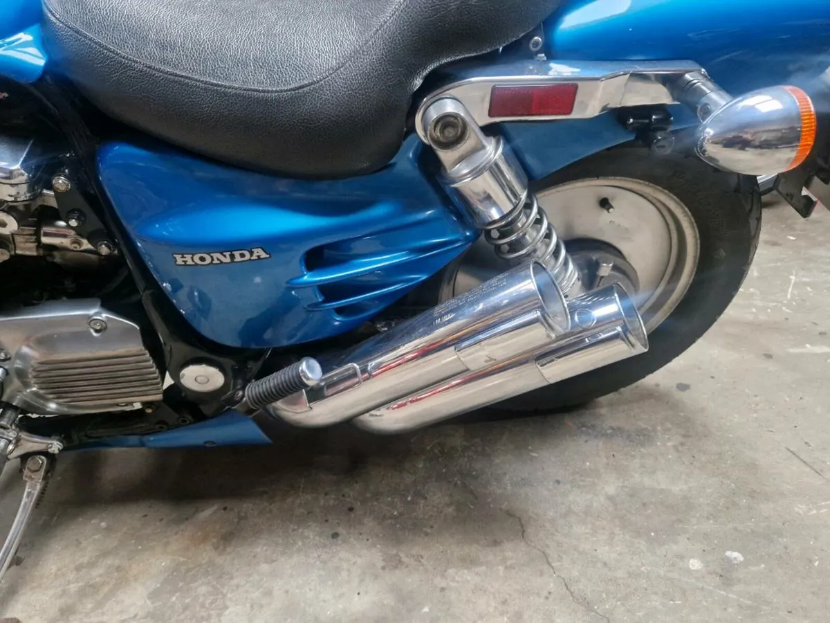 Honda Super Magna - Image 4