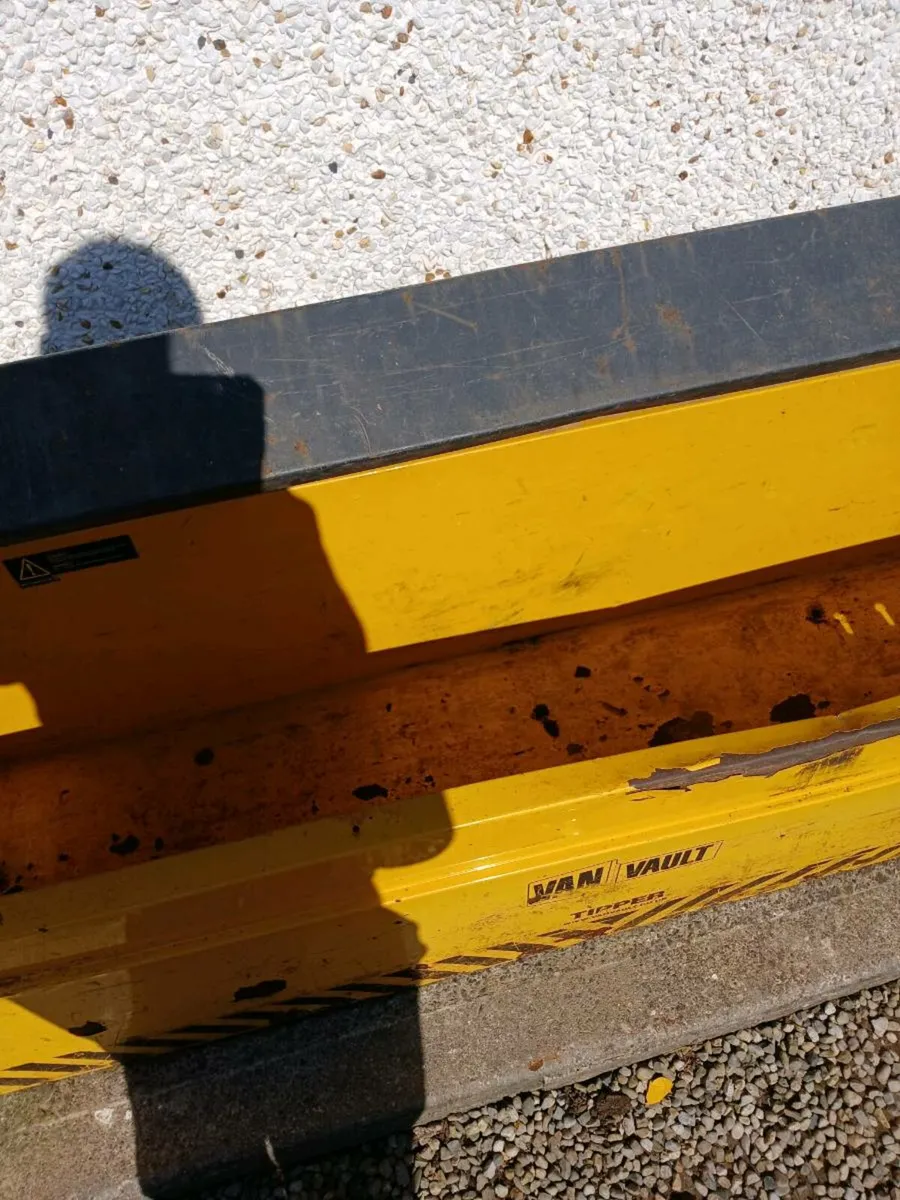 Large secure van toolbox VAN VAULT - Image 3