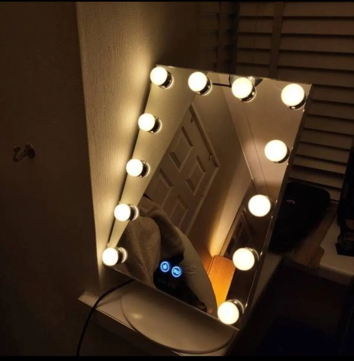 Glam doll mirror - Image 1