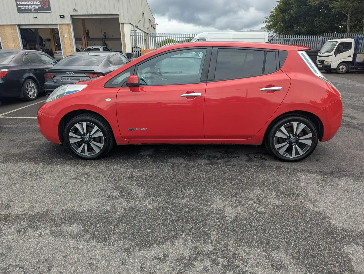 Nissan Leaf 2015 - Image 2