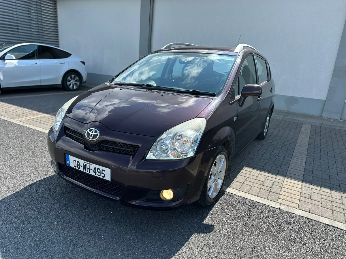 Toyota corolla   1.6 petrol     verso 7 seater - Image 2