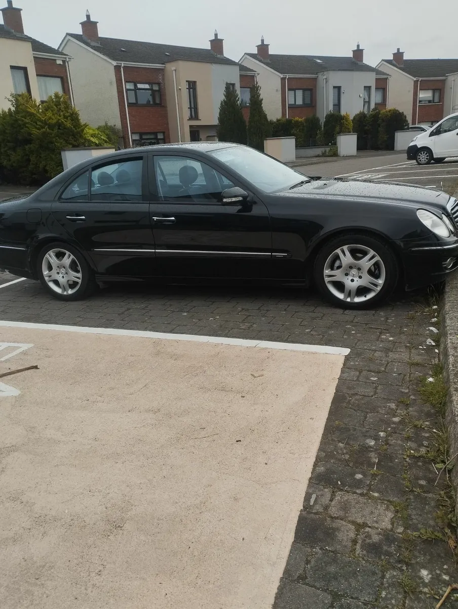ONLY 50k MILES! Mercedes-benz AVANTGARDE E-Class - Image 4