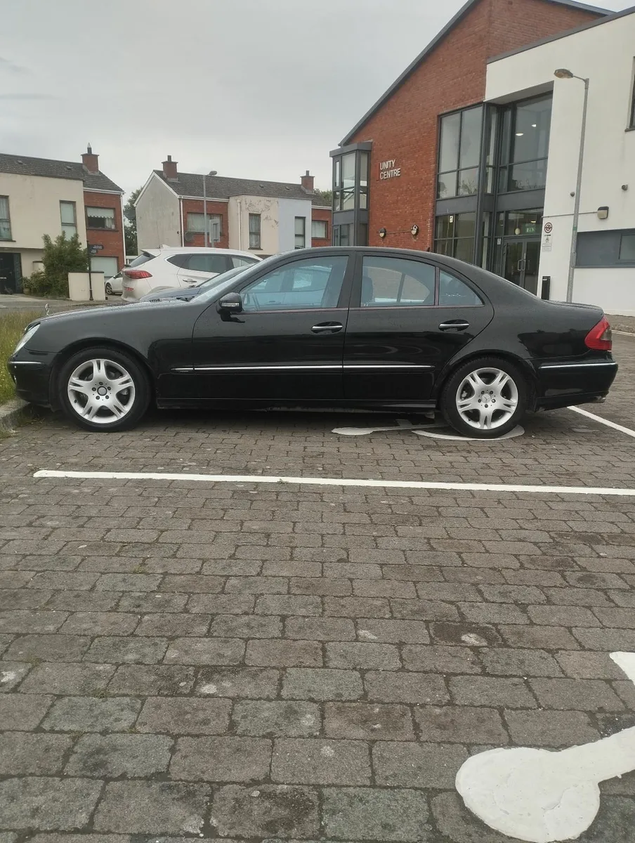 ONLY 50k MILES! Mercedes-benz AVANTGARDE E-Class - Image 4