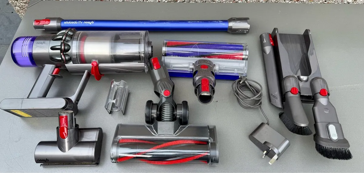 Dyson V11 Absolute - Image 1