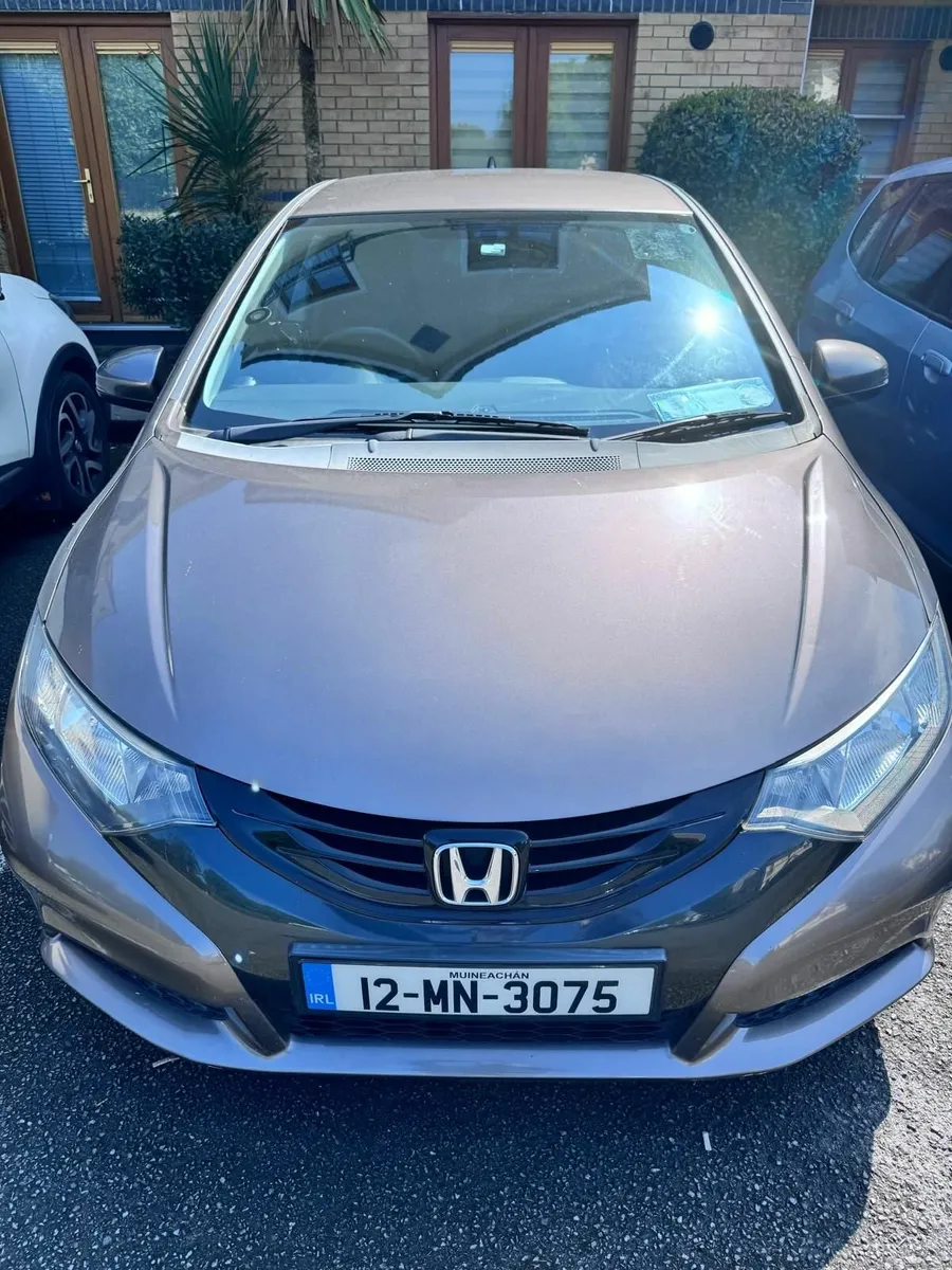 Honda Civic 2012 - Image 1