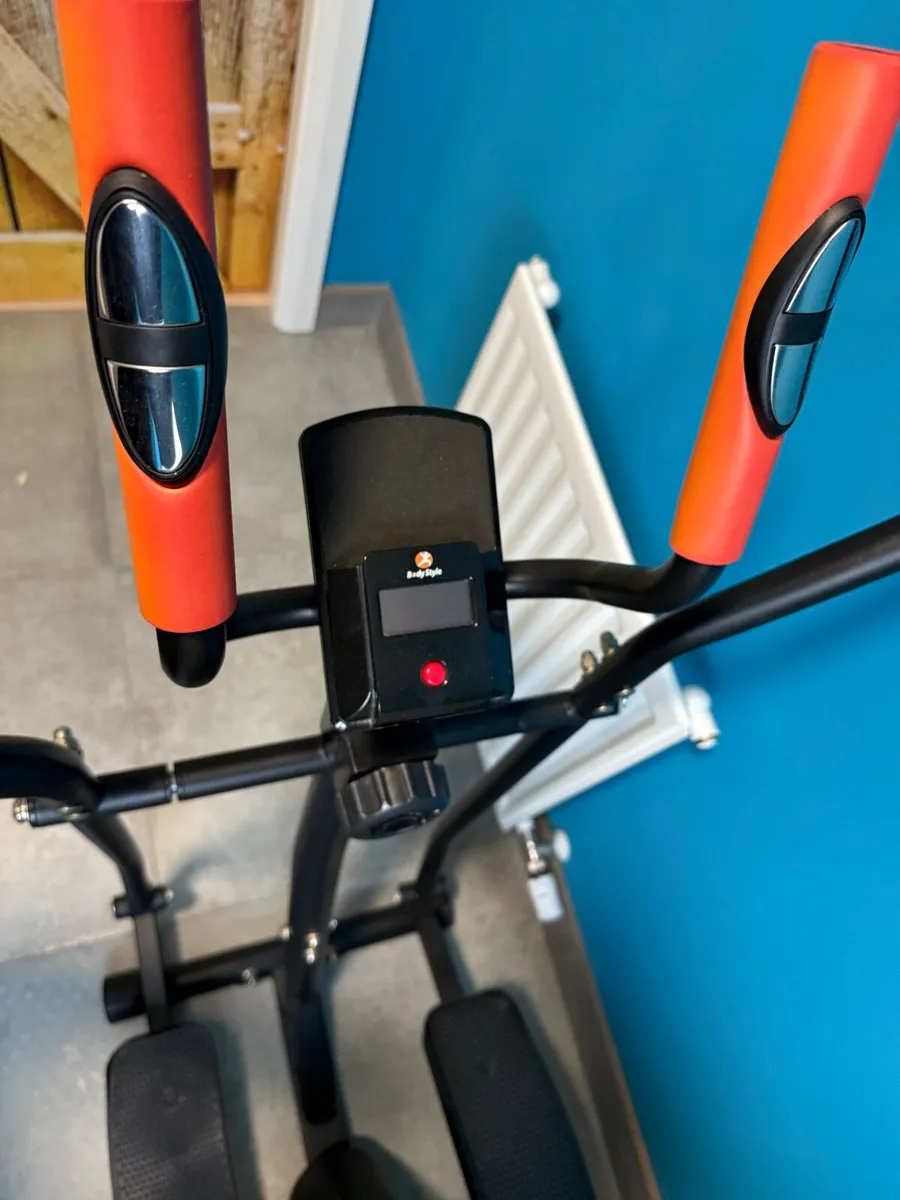 Crosstrainer - Image 1