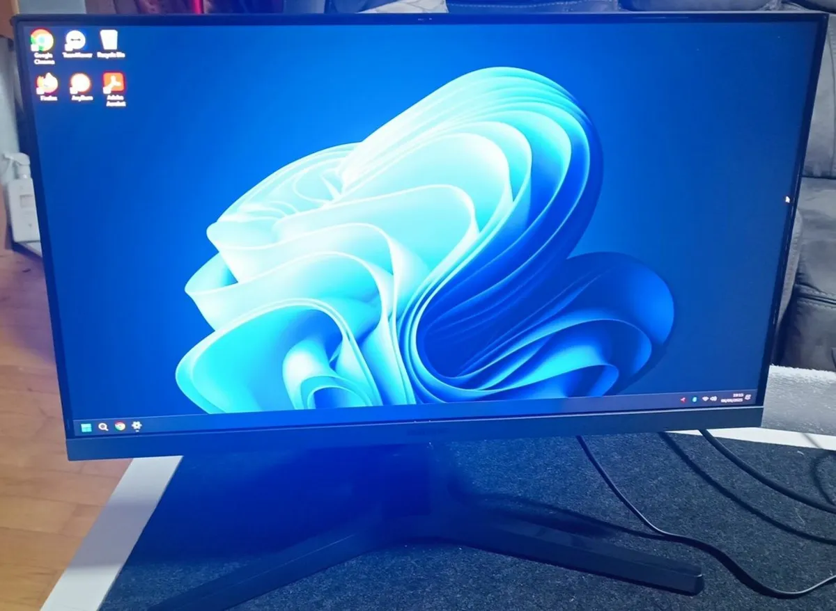 Samsung 22"1080p 75 Hz IPS 5 ms Gaming Monitor - Image 1