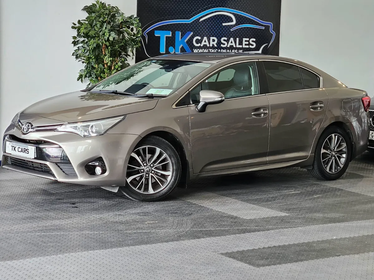 17 TOYOTA AVENSIS 1.6 DIESEL - Image 1