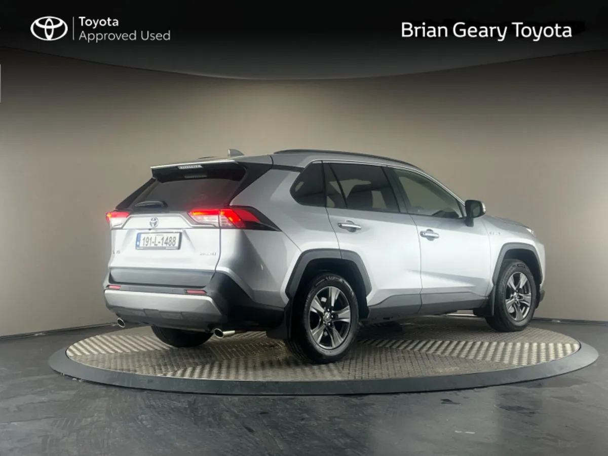 Toyota RAV4 HYBRID LUNA 2WD - Image 2
