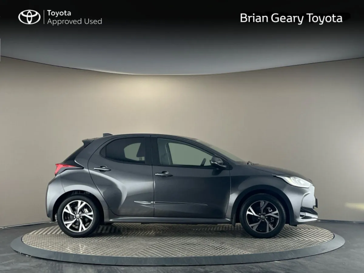 Toyota Yaris HYBRID LUNA SPORT - Image 3
