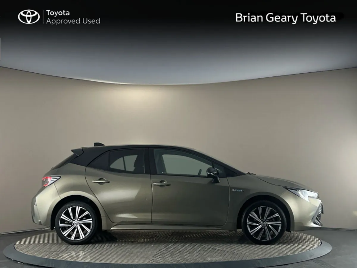 Toyota Corolla HYBRID LUNA SPORT H/B - Image 3