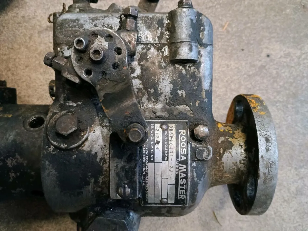 Case 580 digger injector pump - Image 1