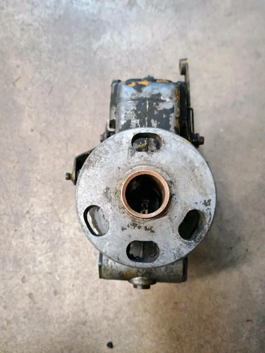 Case 580 digger injector pump - Image 3