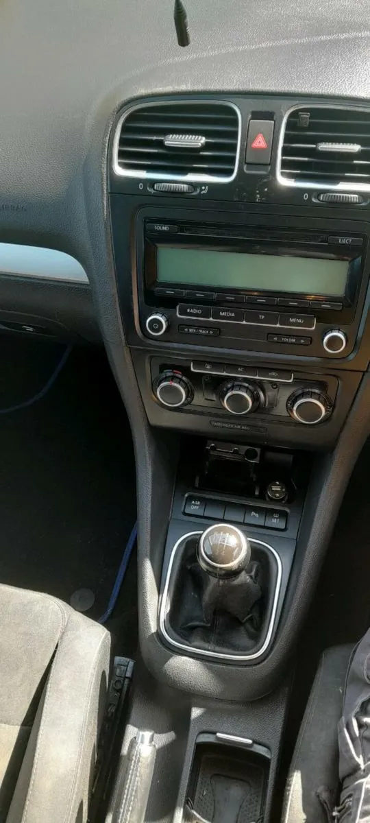 Volkswagen Golf - Image 4