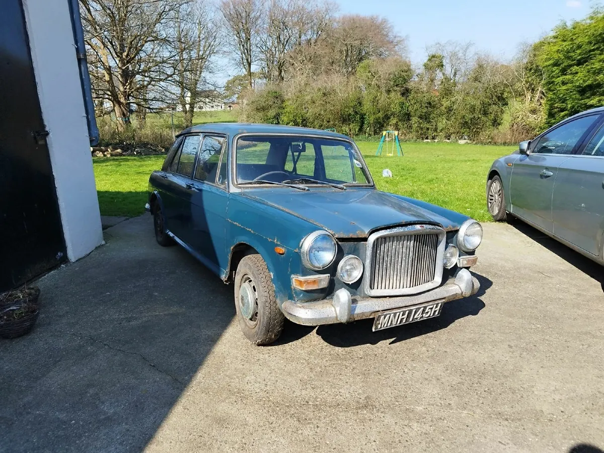 Vintage car - Image 1