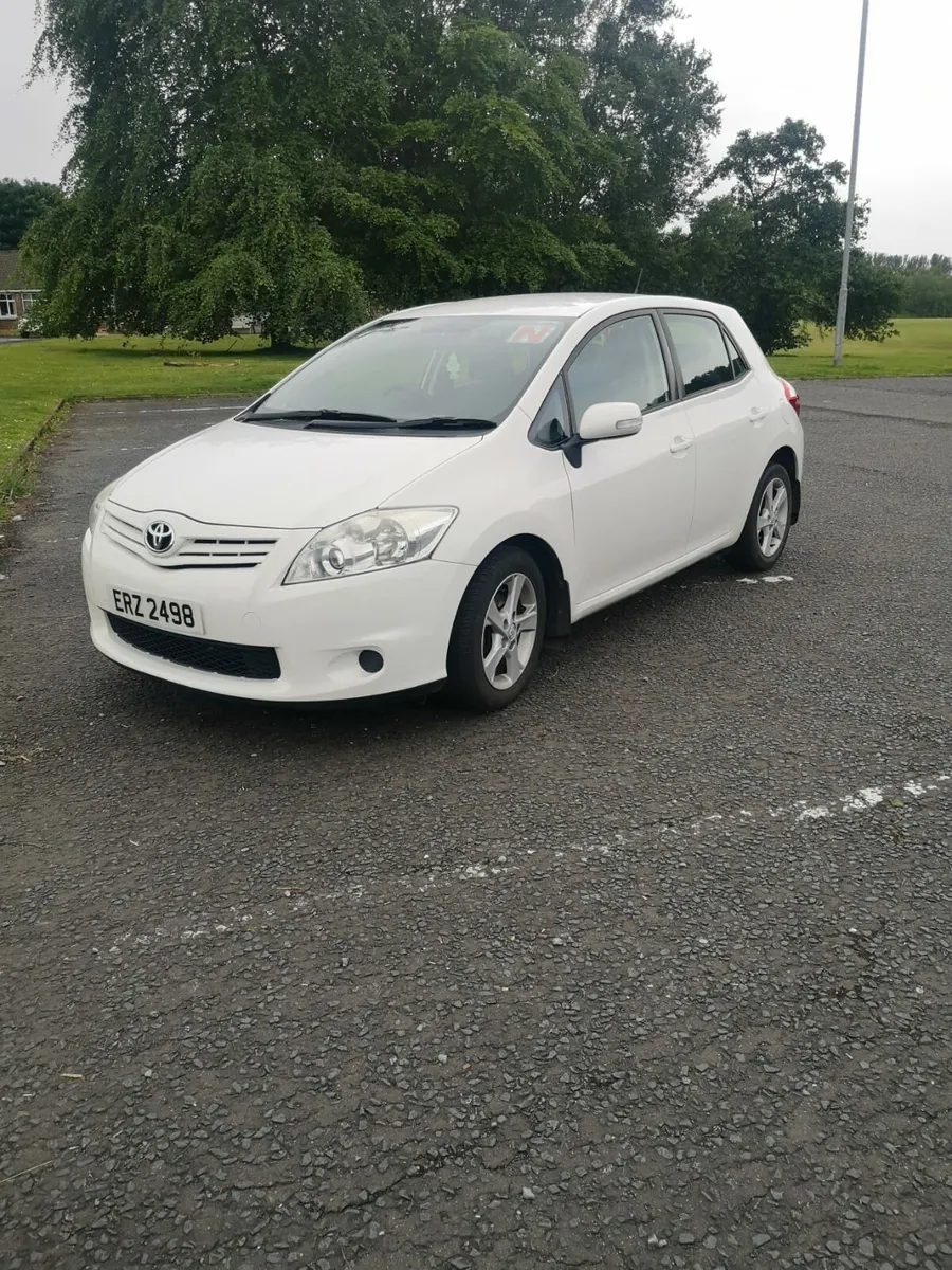 Toyota Auris 2012 - Image 1