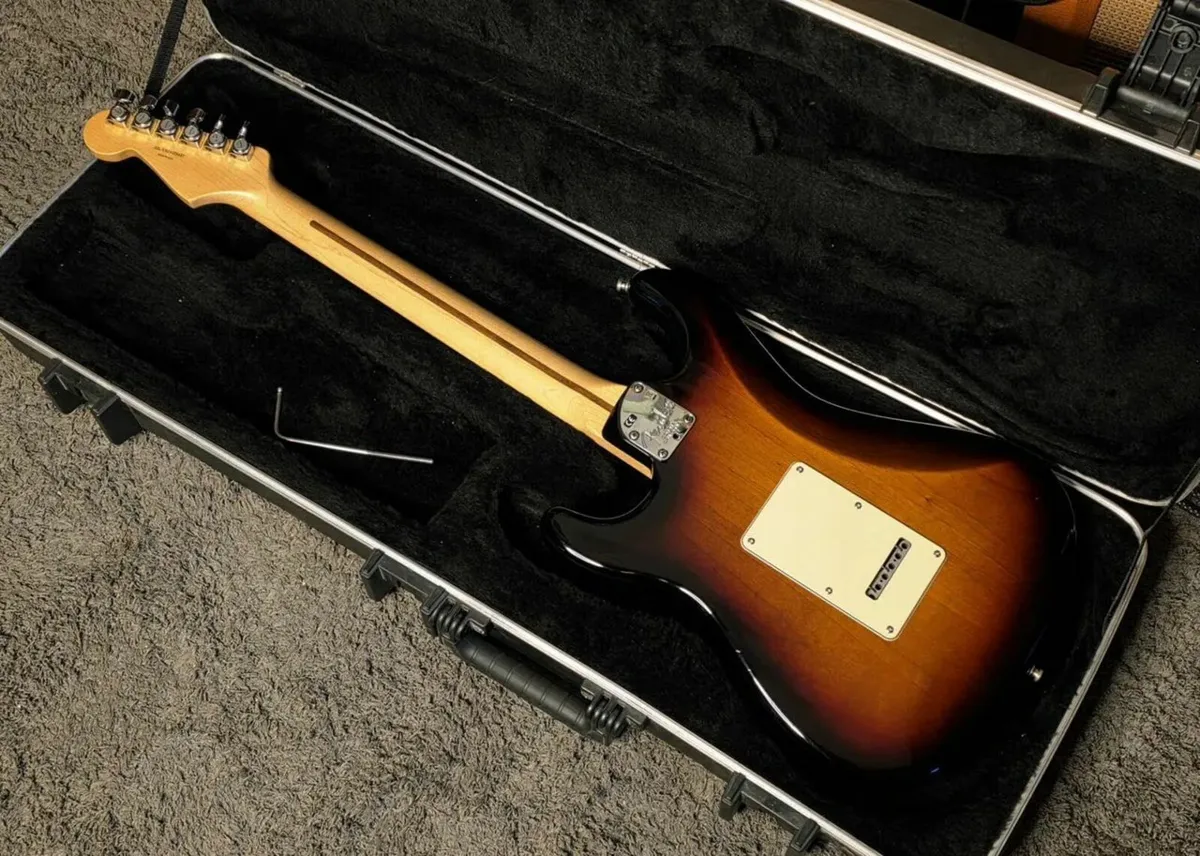 Fender American Deluxe Stratocaster 2015 - Image 1