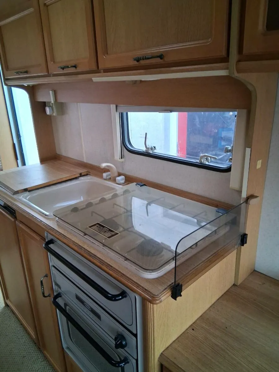 Caravan - Image 3