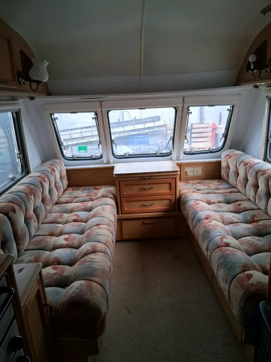Caravan - Image 4