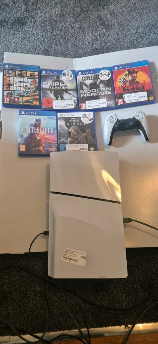 Playstation 5 with 5 x games - Image 2