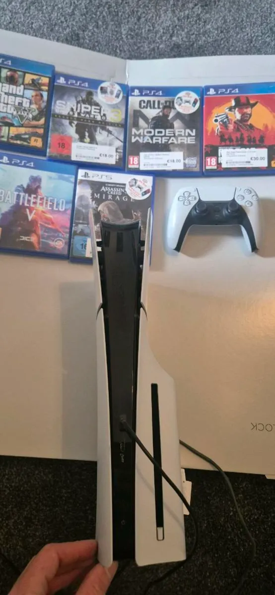 Playstation 5 with 5 x games - Image 3